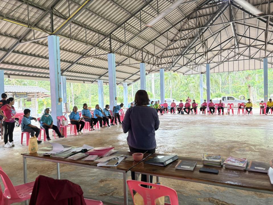 กิจกรรมโรงเรียนผู้สูงอายุประจำวันอังคารที่ 10 มิถุนายน 2568 ซึ่งมีเจ้าหน้าที่จาก รพสต.ตำบลด่านชุมพล มาให้ความรู้เกี่ยวกับโรคอุบัติใหม่