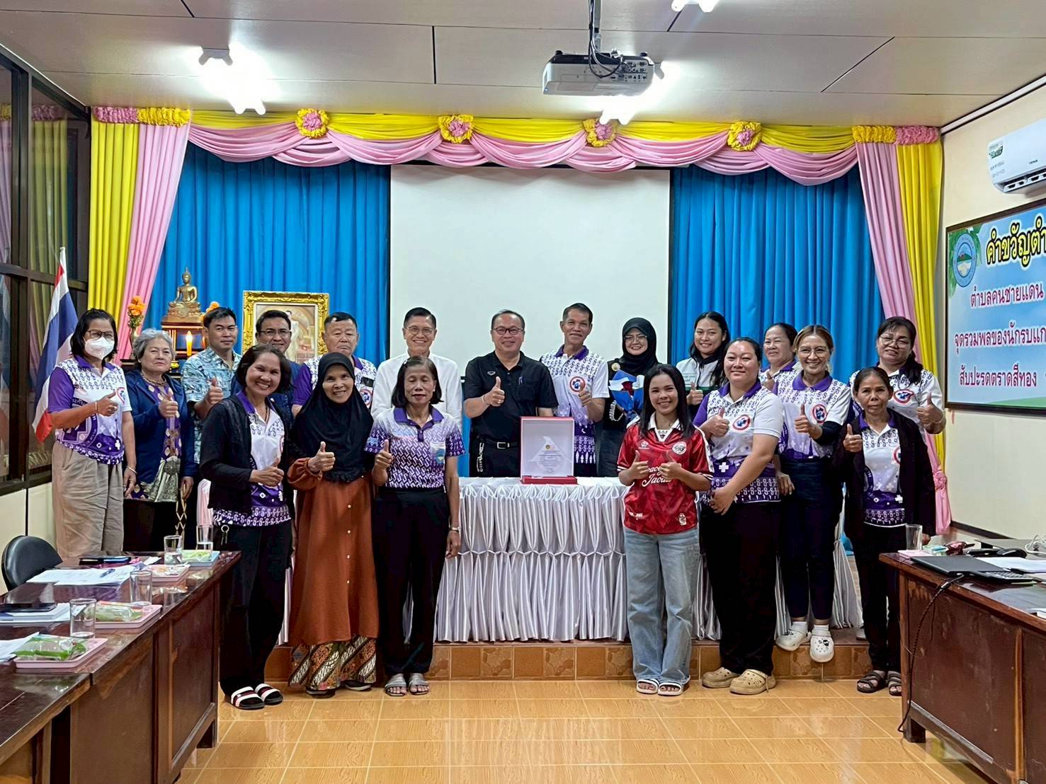 วันที่ 8 เมษายน 2569 กระทรวงการพัฒนาสังคมและความมั่นคงของมนุษย์ จัดงานวันผู้สูงอายุแห่งชาติ และวันแห่งครอบครัว ประจำปี 2569 ภายใต้แนวคิด “ก้ม กราบ กอด ผู้สูงวัย สร้างครอบครัวไทยเข้มแข็ง”  ในพิธีเปิดงาน มีนายอนุทิน ชาญวีรกูล นายกรัฐมนตรี เป็นประธานฯ พร้อมกล่าวแสดงความยินดีแก่ผู้ที่ได้รับมอบรางวัลทุกประเภท มีนายนิกร โสมกลาง